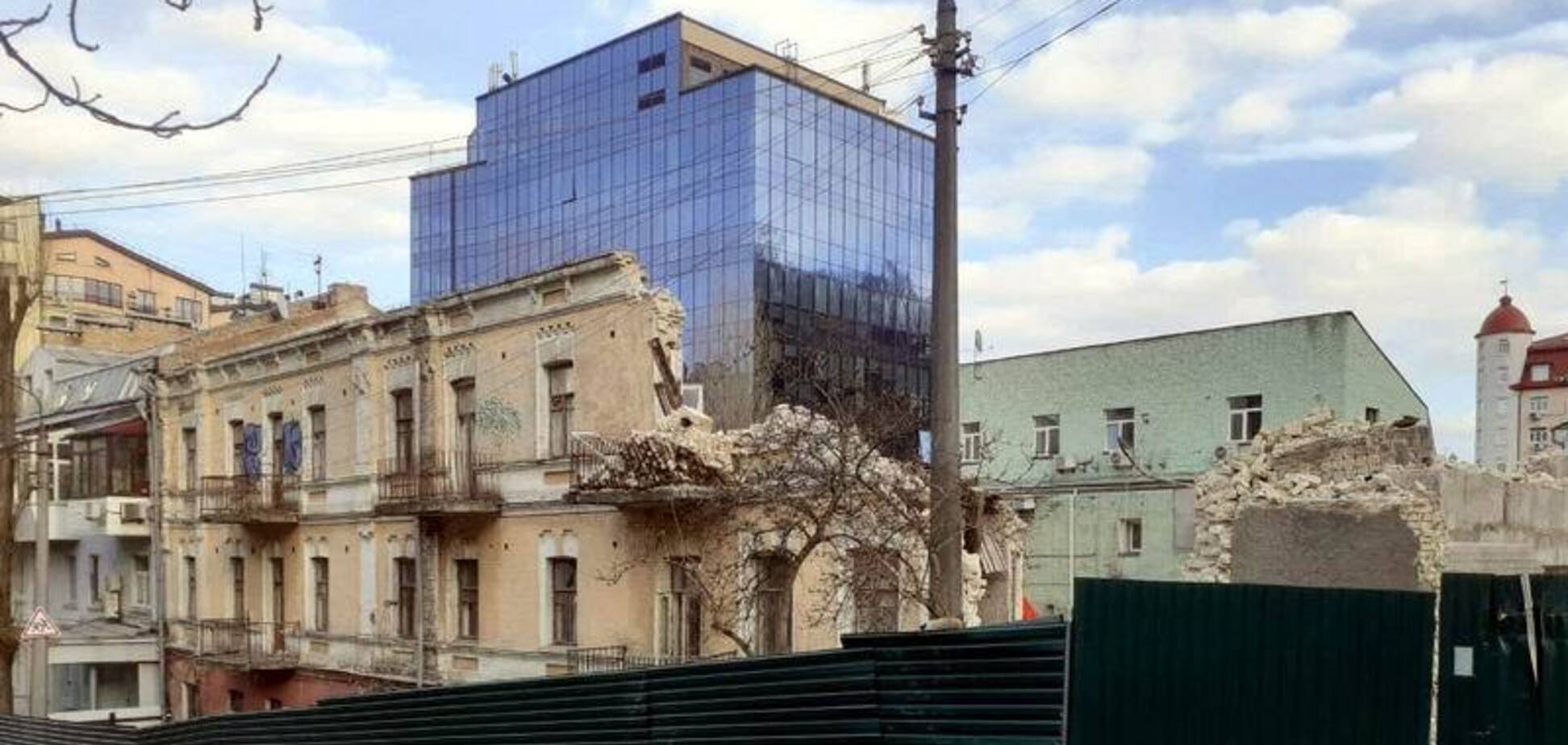 Скандальне будівництво на київському Подолі