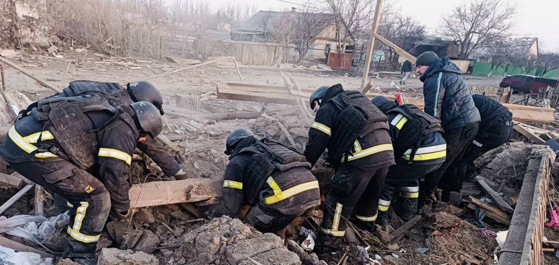 Оккупанты атаковали Днепропетровскую область: под завалами дома погиб мужчина. Фото