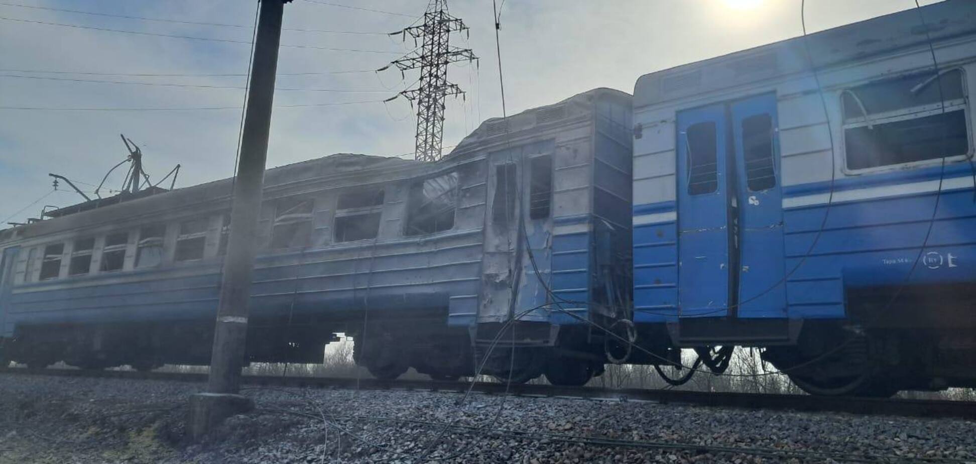 Росія вдарила по транспортній інфраструктурі на Дніпропетровщині: сталась пожежа, є постраждалі