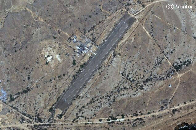 Зафіксовано прямі влучання: з'явились супутникові знімки іранських авіабаз після ударів США та Ізраїлю. Фото