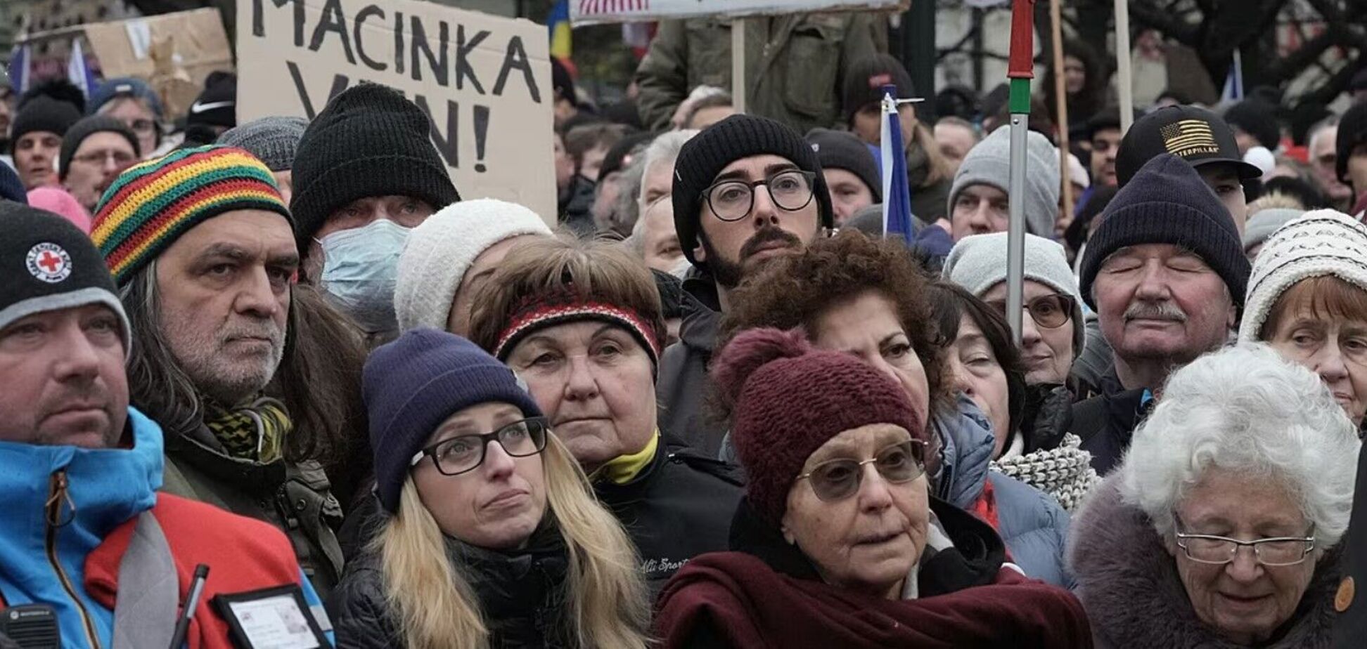 Більше половина чехів підтримують військову допомогу Україні: соціологія
