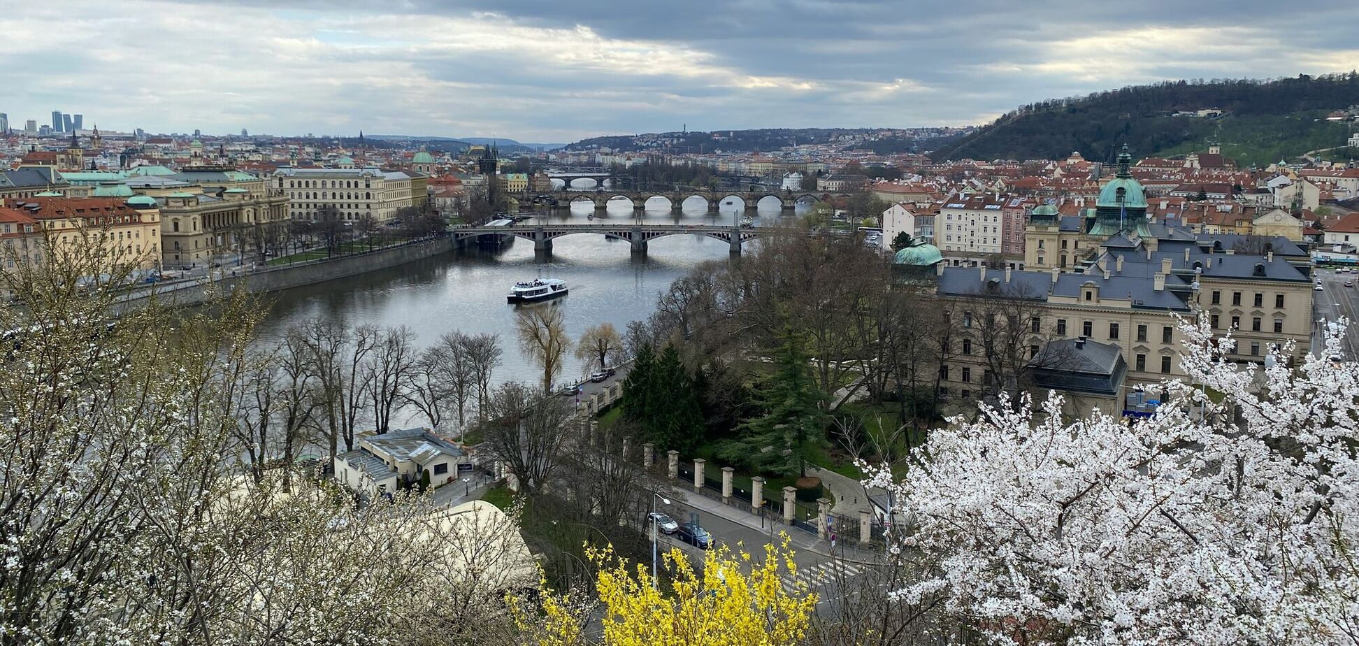 Найдешевші напрямки в Європі: куди поїхати на Великдень