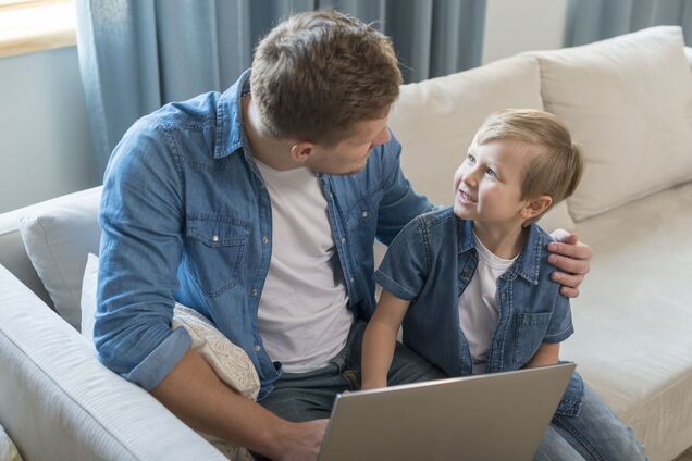 Психолог назвала три слова, после которых дети перестают делиться переживаниями: родители часто говорят эту фразу