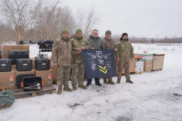 Антишахедні дрони і 'Вампіри': 'Сталевий фронт' передав нове обладнання 157-й бригаді