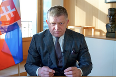 'Весь день говорили про Україну': Фіцо записав звернення у стилі Зеленського і поскаржився на нього