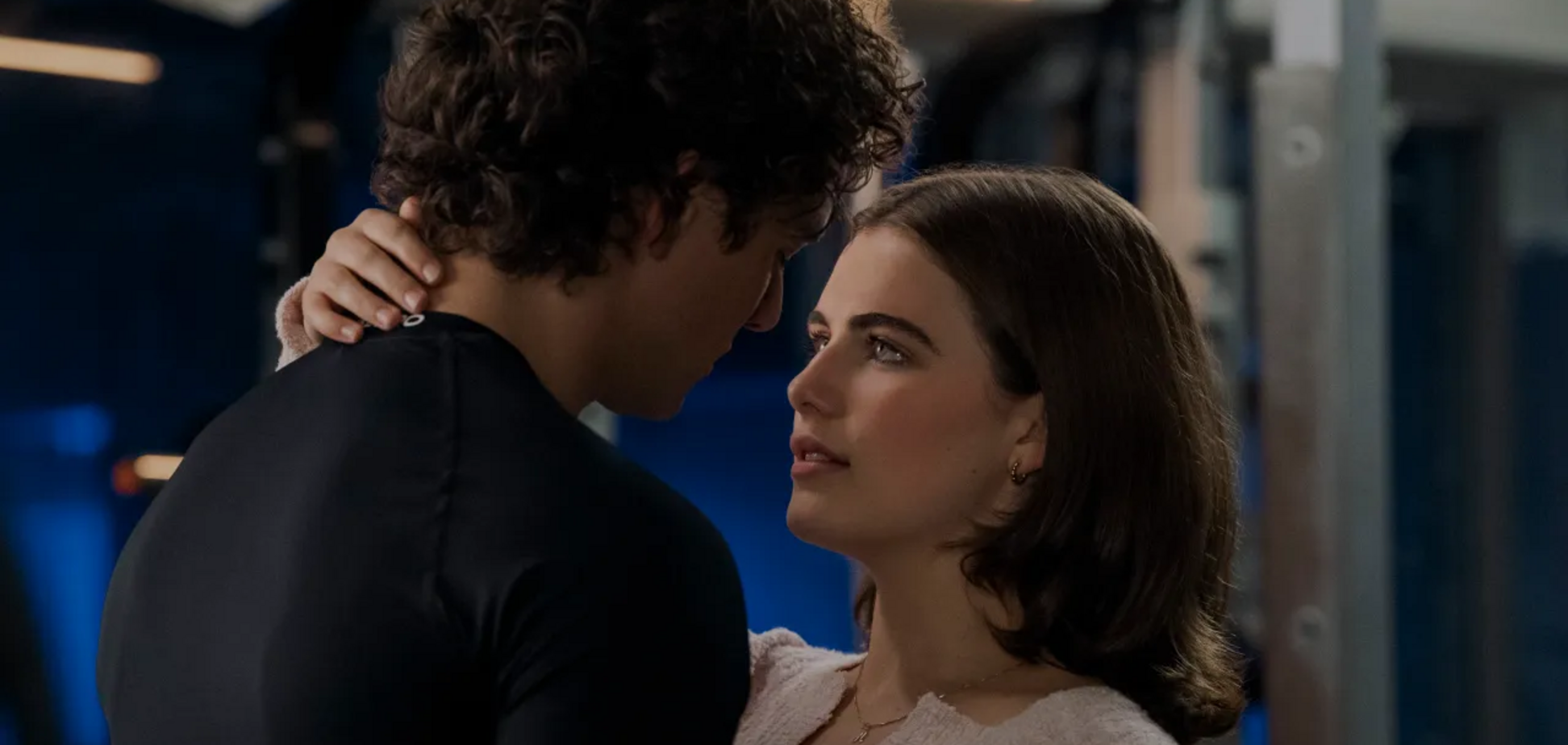 'Вне кампуса': вышел трейлер сериала по книгам Эль Кеннеди