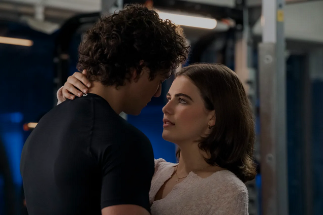 'Вне кампуса': вышел трейлер сериала по книгам Эль Кеннеди