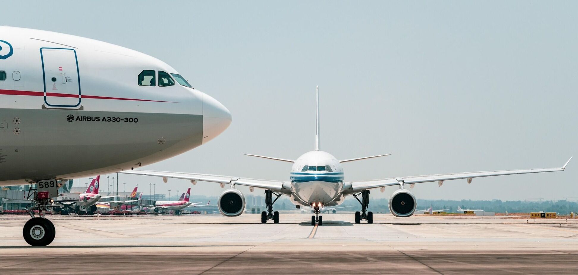 Аеропорт Таллінна призупиняв роботу, затримали посадку літаків: у чому причина