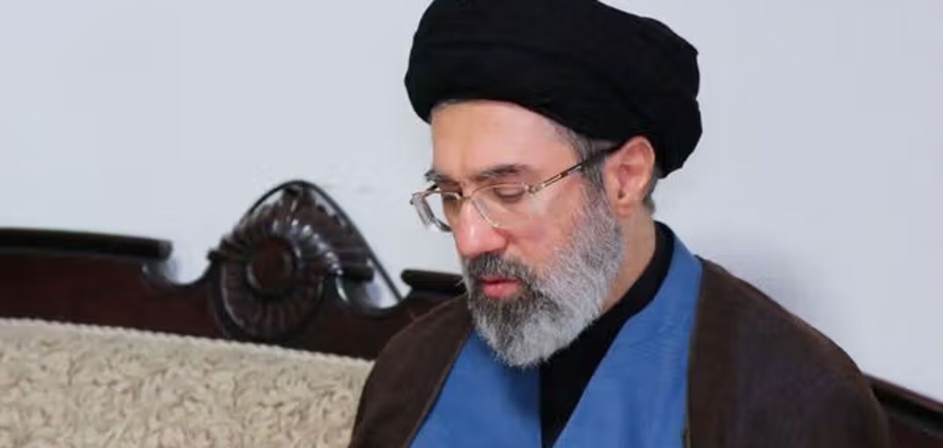 'Анонимно ездил по стране на такси': Иран обнародовал текстовое обращение от имени Моджтабы Хаменеи