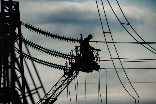 'Война никому не нужна': Зеленский о последствиях вражеских обстрелов, переговорах в США и прощании с Филаретом. Видео