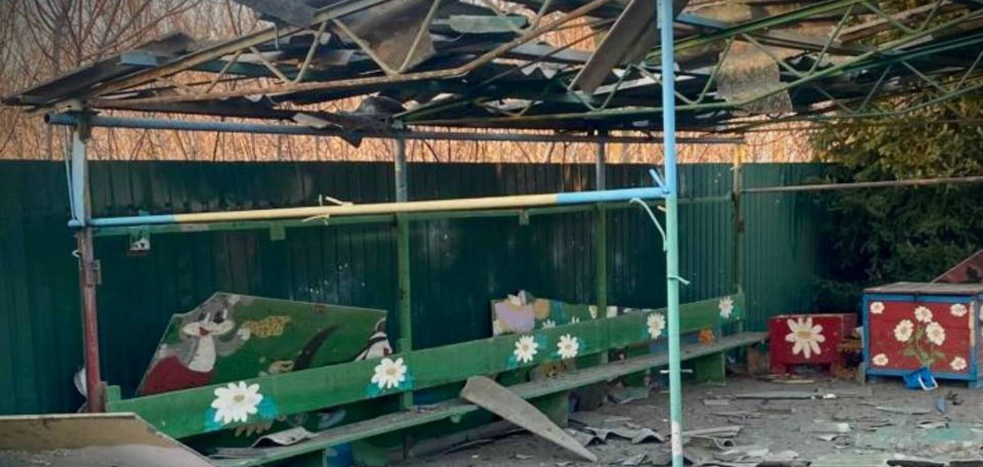 Ворог підступно вдарив по дитсадку на Сумщині, є пошкодження. Фото
