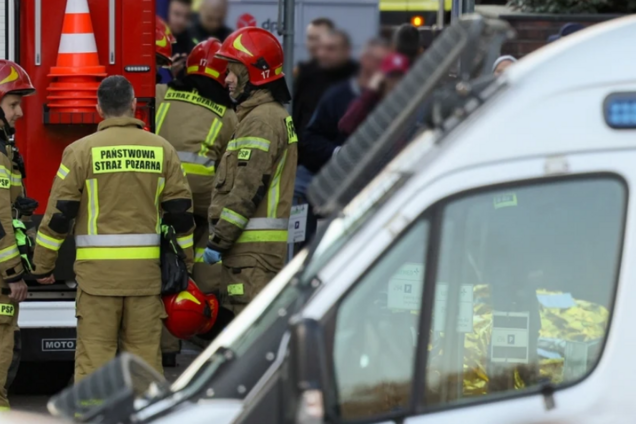 В Варшаве произошел пожар при ремонте здания: среди погибших – украинцы. Фото