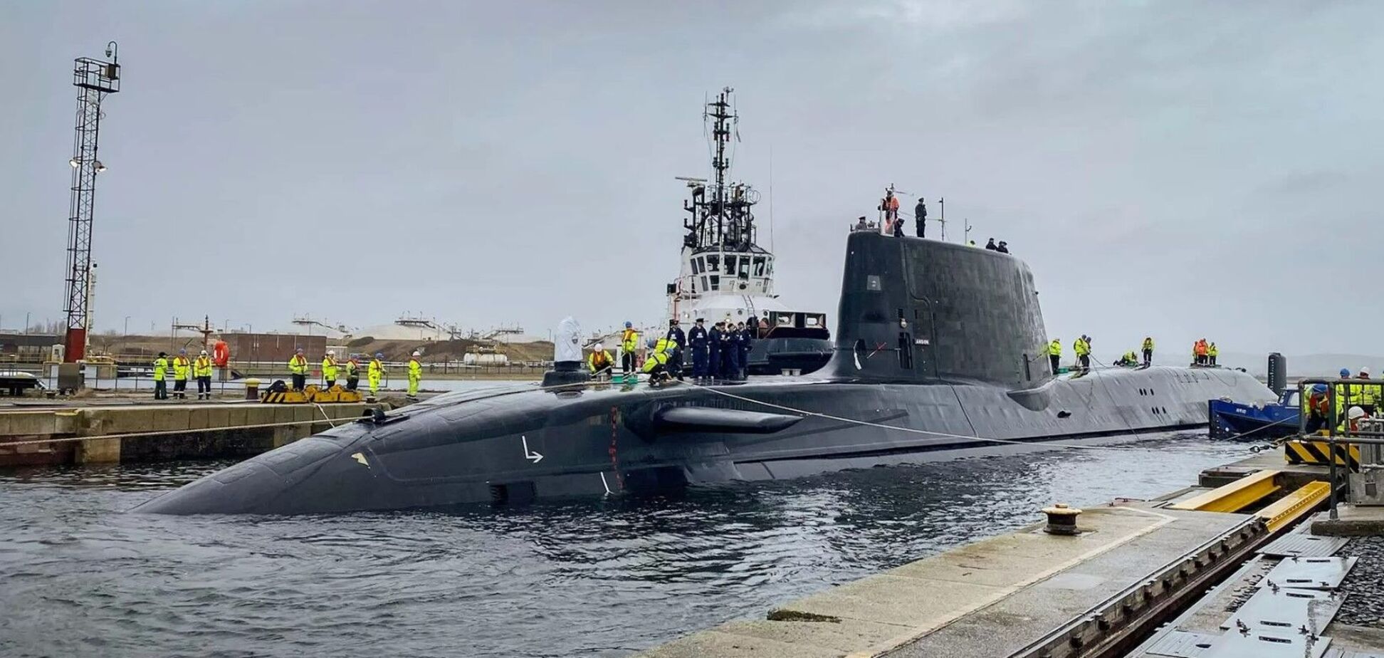 Британія відправила атомний підводний човен до узбережжя Ірану: медіа повідомили про нову хвилю ескалації