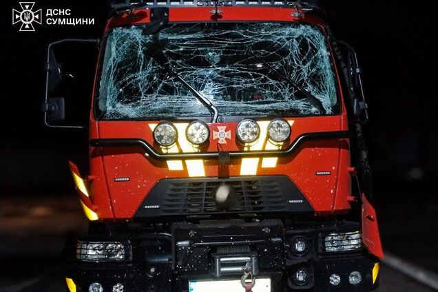 Був свідомий удар: ворог атакував рятувальників у Сумах. Фото