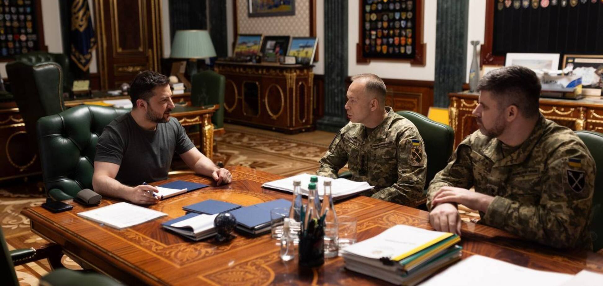 'Росія активізувала наступ, але її втрати зросли': Зеленський про результати наради із Сирським і Гнатовим. Фото