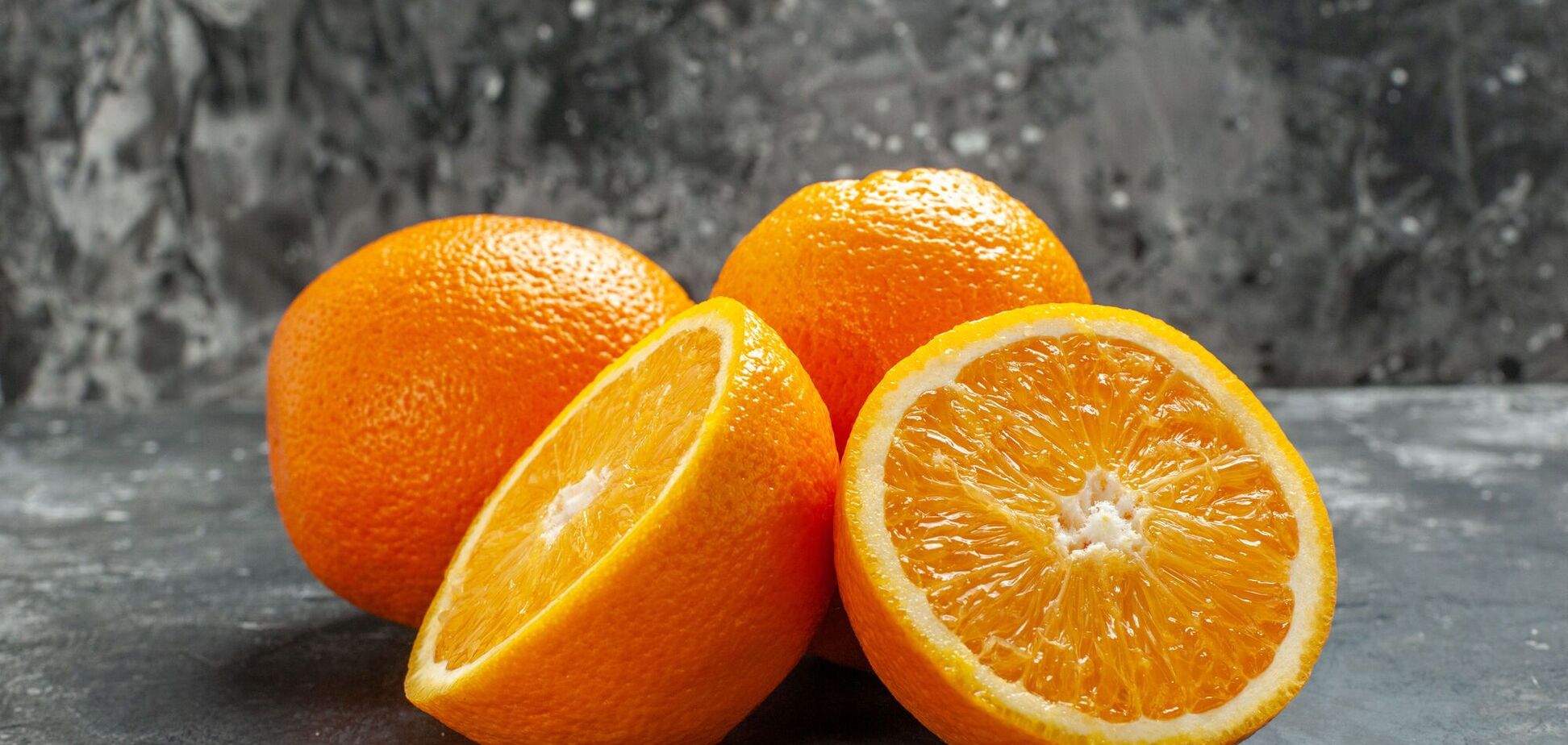 Оранжевий чи помаранчевий? Як правильно казати українською та до чого тут жовтогарячий