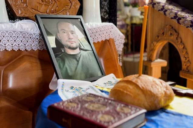 'Всегда приходил на помощь': в Чернигове попрощались с артистом оркестра, который погиб на фронте. Фото и видео