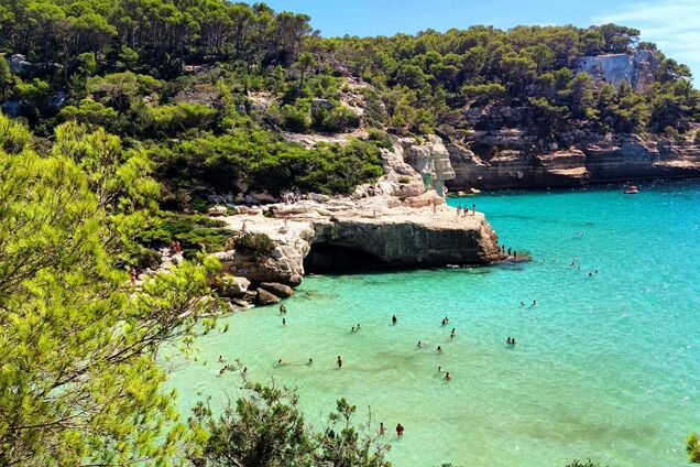 Альтернатива Майорці: іспанський острів бʼє туристичні рекорди