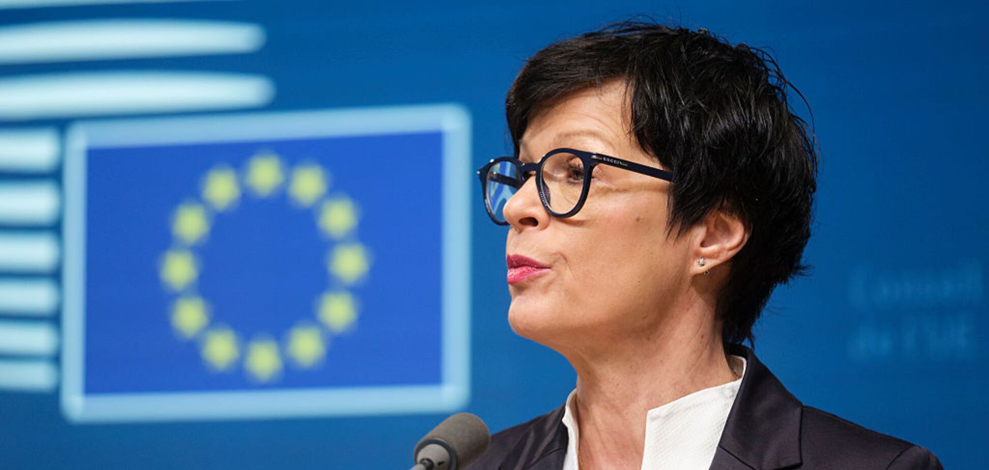 'Спочатку потрібен мир': єврокомісарка назвала дві умови для вступу України в ЄС