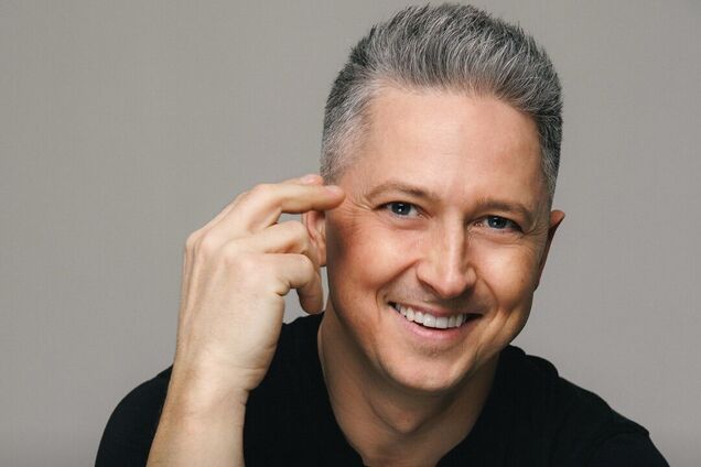 Від фото без трусів до зразкового сімʼянина: Олександр Педан показав, як 'еволюціонував' за 44 роки