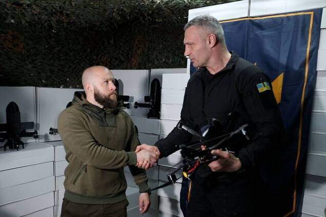 Кличко передал бойцам Третьего армейского корпуса 5 000 FPV-дронов от столицы. Фото