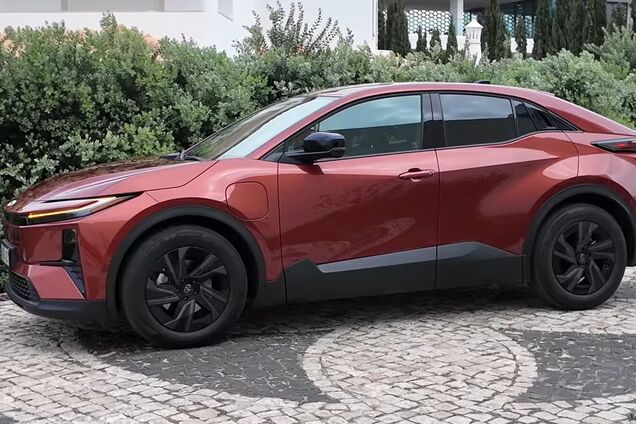 Toyota C-HR+