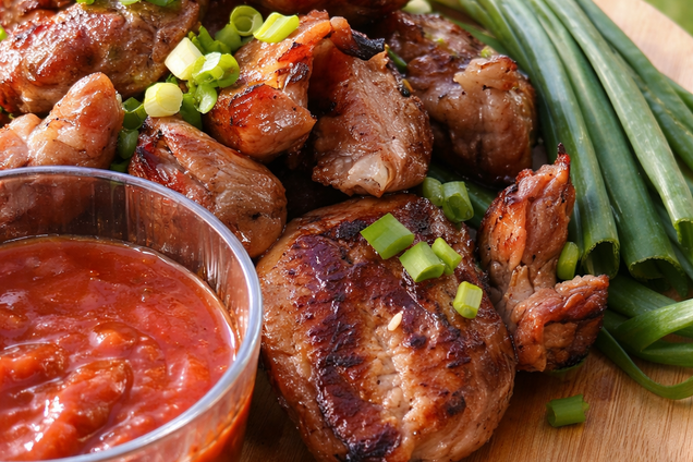 Сочный шашлык в маринаде с минералкой: просто тает во рту