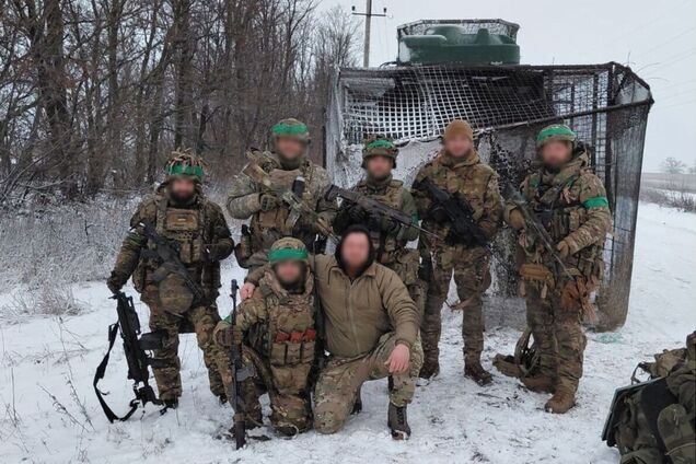 'Їжу нам скидали з дронів': бійці батальйону поліції 10 діб тримали позицію у повному оточенні ворога. Відео