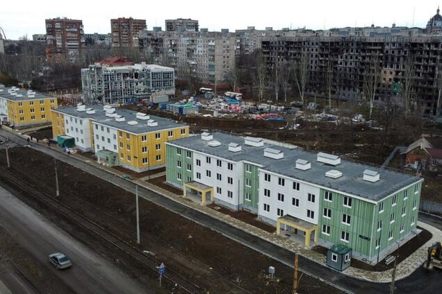 'Усі в боргах': в окупованому Маріуполі масово 'кидають' робітників із зарплатами