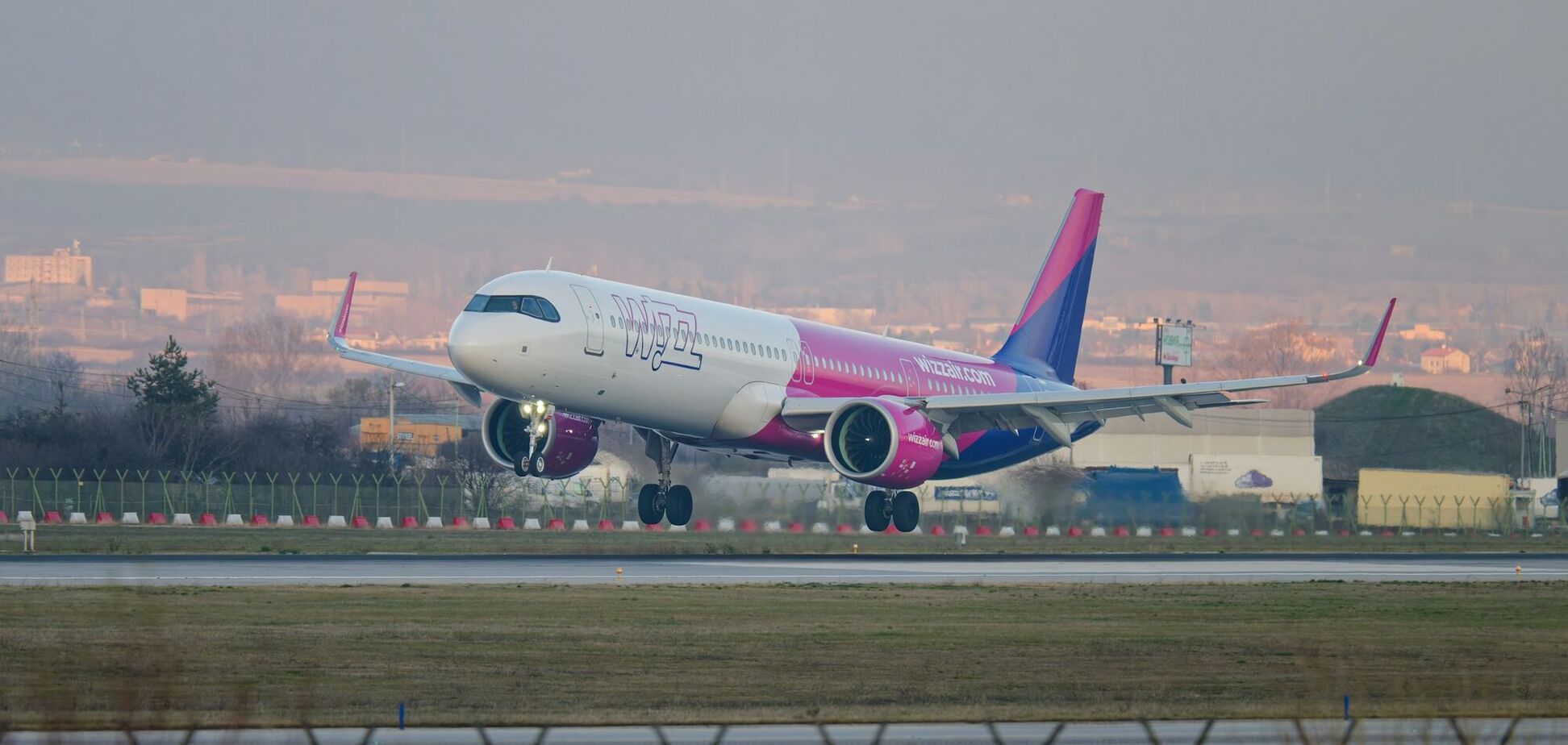 Wizz Air набирает рабочих в Украину
