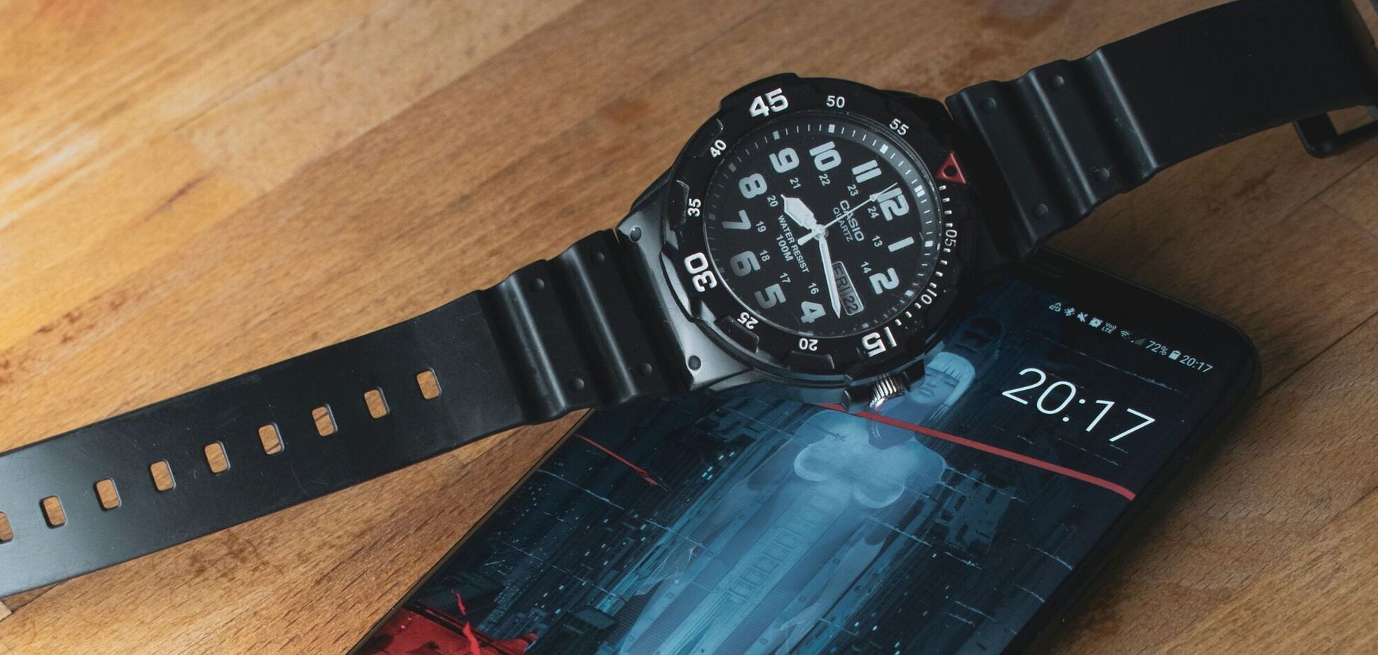 Переход на летнее время: как вручную перевести часы на смартфоне