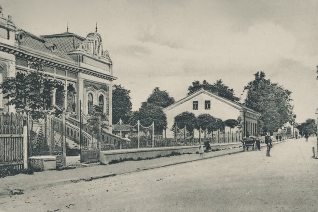 Мандрівка у минуле: в мережі показали старі фото Рави-Руської