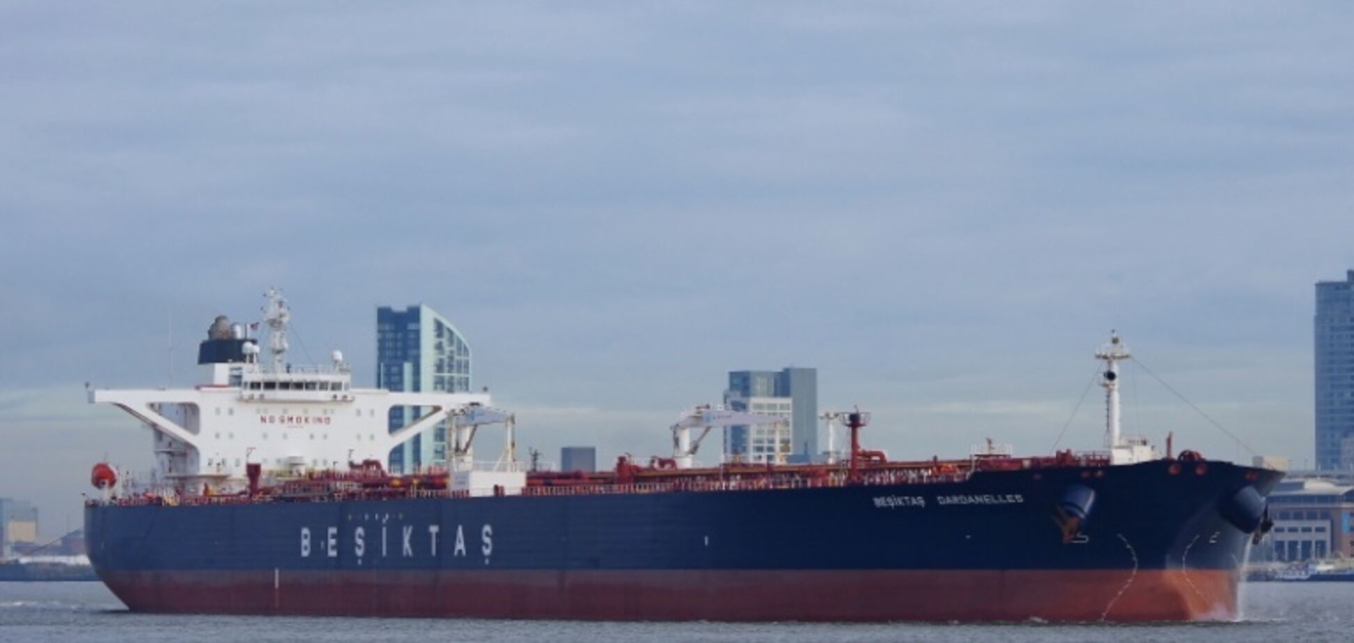Перевозил российскую нефть: турецкий танкер был атакован беспилотником в Черном море