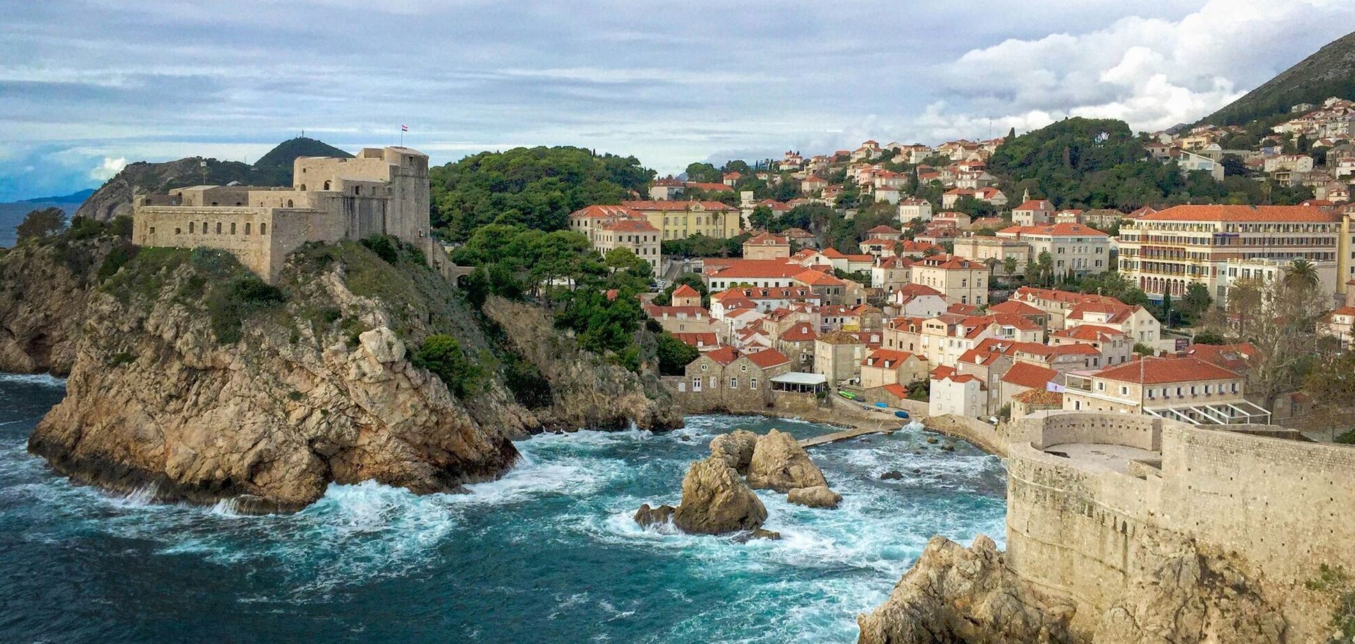 Ежегодно посещают миллионы людей: названы самые переполненные города мира