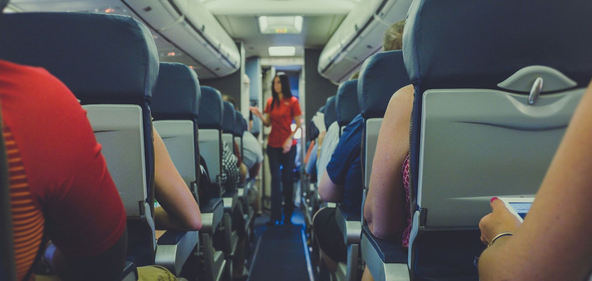 Избегайте их: названы 5 худших мест в самолете