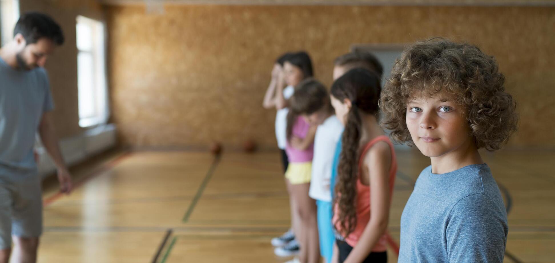 'Для чого на фізкультурі ми робили 'Рівняйсь – струнко' і 'Кроком руш'? Запитання українки викликало ностальгію в мережі