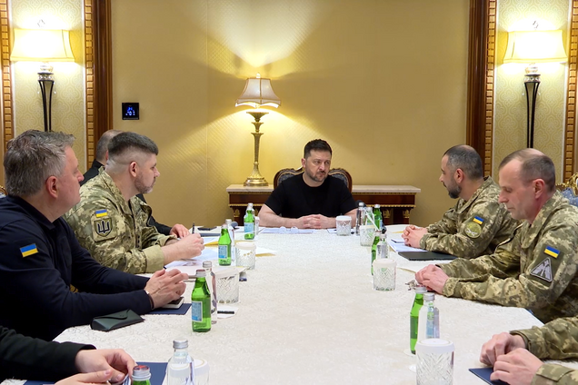 'Є конкретні речі, які можемо зробити разом': Зеленський зустрівся з військовими експертами, які вже більш ніж тиждень у Саудівській Аравії. Відео