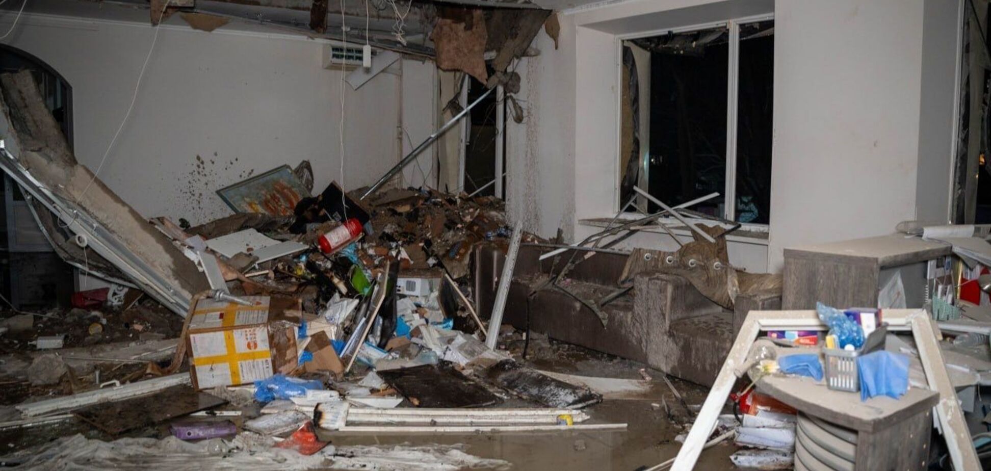 Обгоревшие люди выбегали из дома: очевидцы рассказали о ночной атаке террористов в Одессе