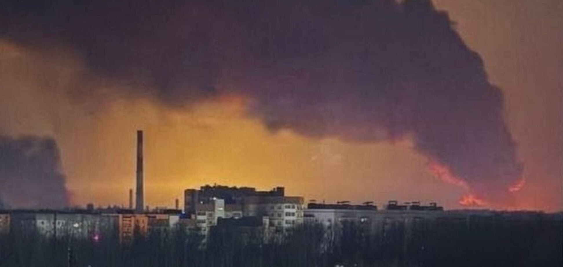 Не лише Ярославський НПЗ: Сили оборони вночі уразили низку об'єктів воєнно-економічного потенціалу РФ