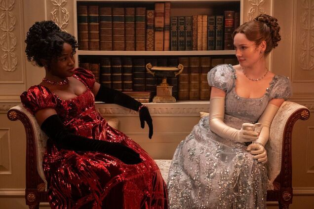 Звезда 'Бриджертонов', сыгравшая Франческу, показалась в образе от украинского бренда за $1200. Фото