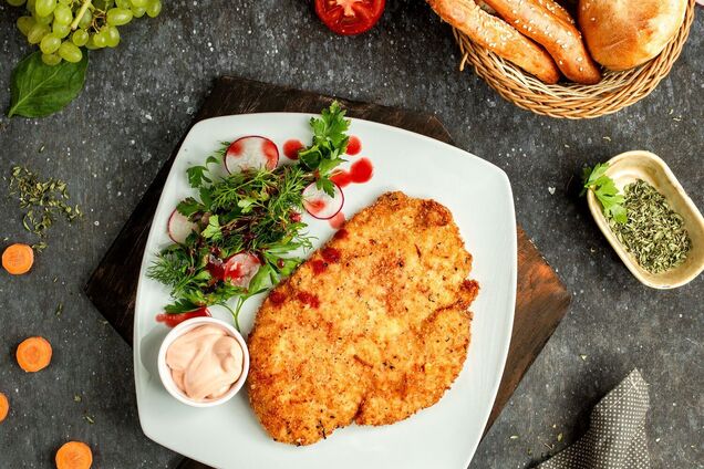 Самые вкусные домашние отбивные в сырном кляре: как приготовить