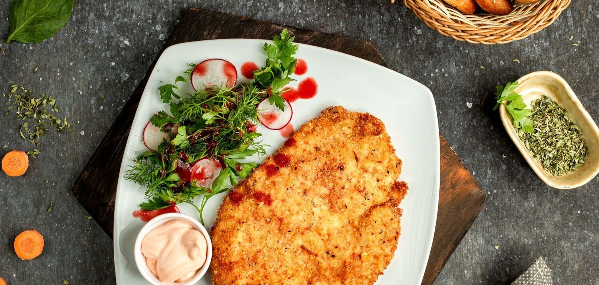 Самые вкусные домашние отбивные в сырном кляре: как приготовить