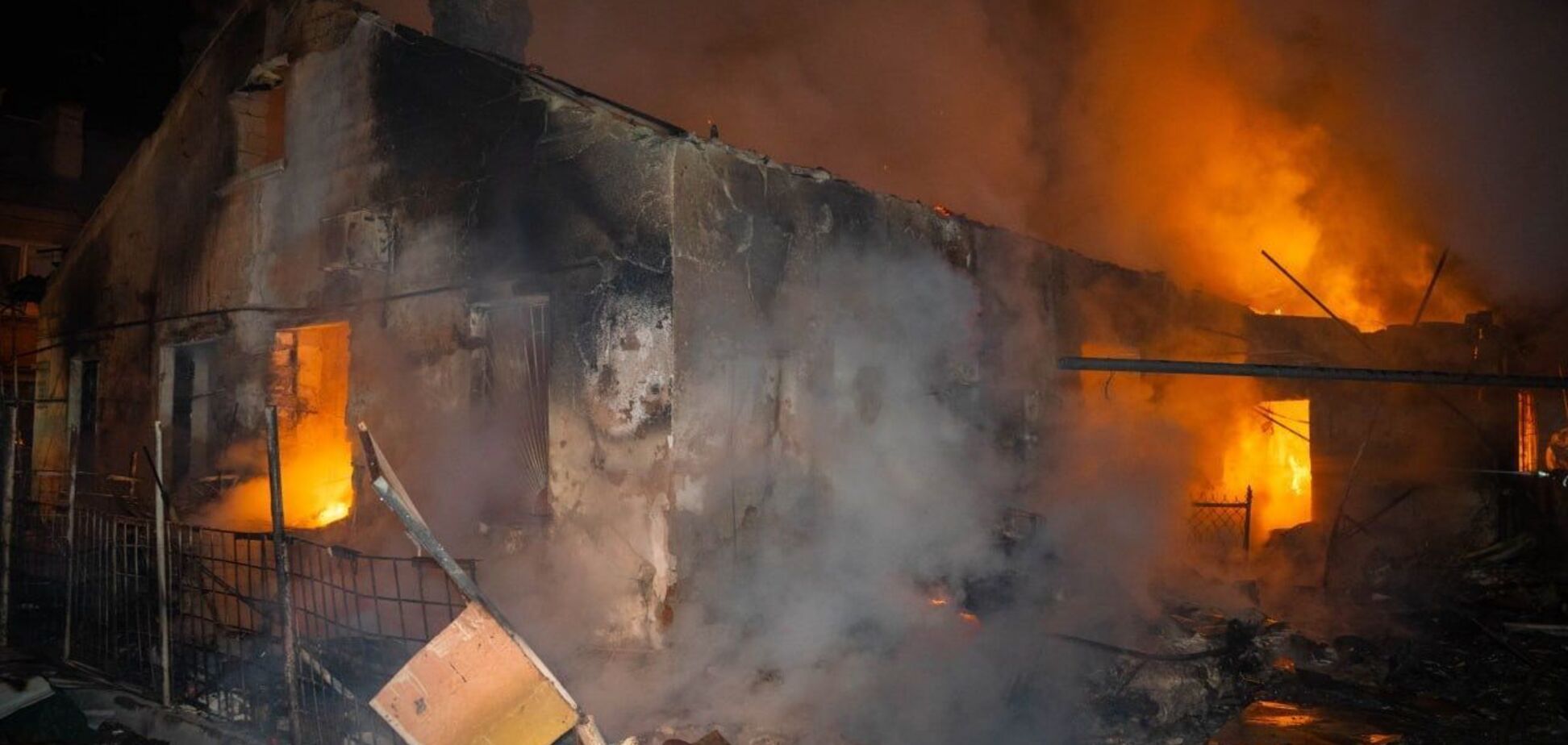 'Россияне не сбавляют обороты войны': Зеленский рассказал, сколько ракет, дронов и КАБов враг применил против Украины за неделю