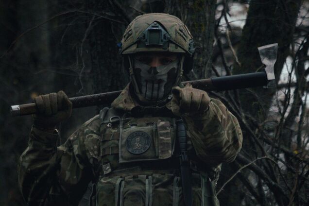 Перевозил грузы для армии РФ: Силы беспилотных систем поразили вражеский тепловоз. Видео