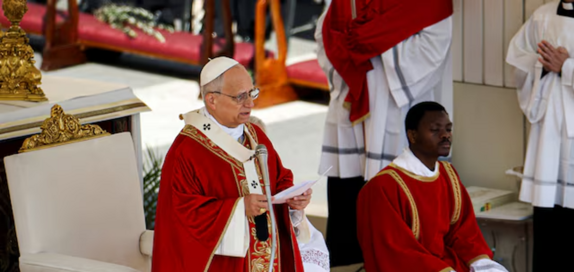 Бог отвергает молитвы лидеров, которые развязывают войны, – Папа Лев XIV