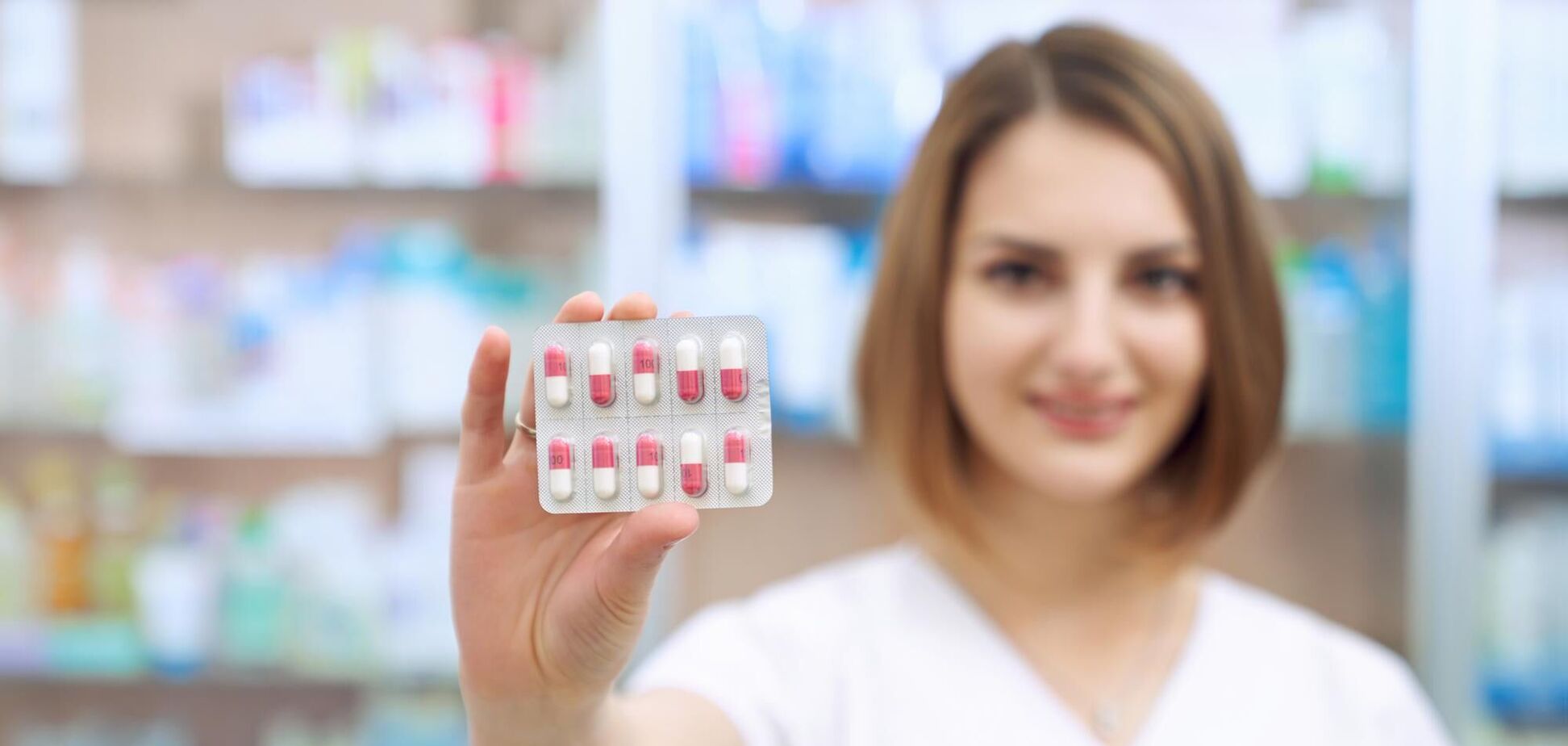 Ілюстрація - продаж ліків в аптеці