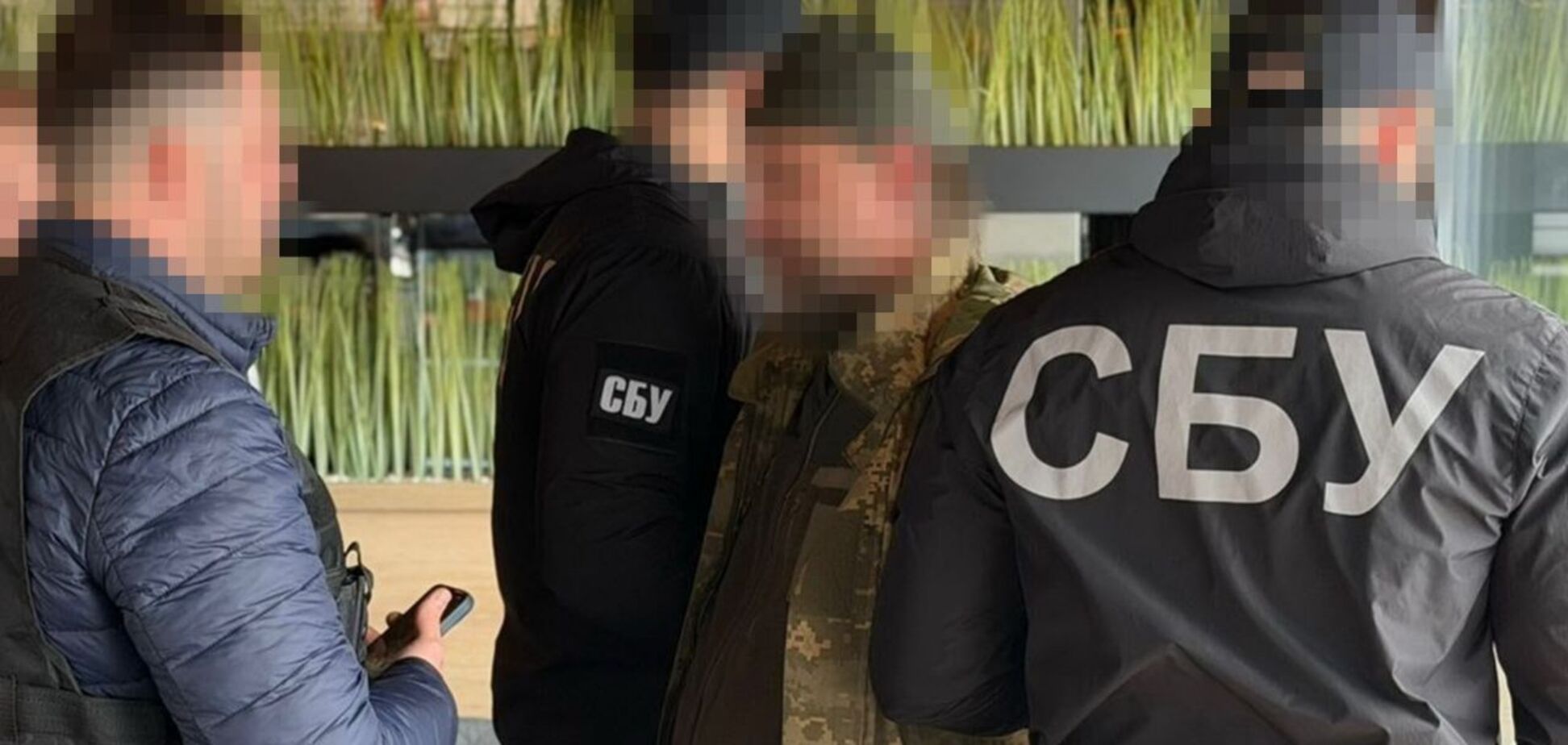 Предлагали за деньги вывезти за границу: в Черкасской области разоблачили еще 5 'уклонистских схем'. Фото