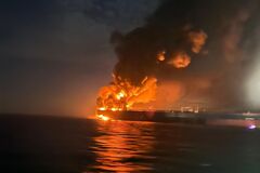 У Середземному морі загорівся танкер тіньового флоту РФ, який перевозив скраплений газ. Відео