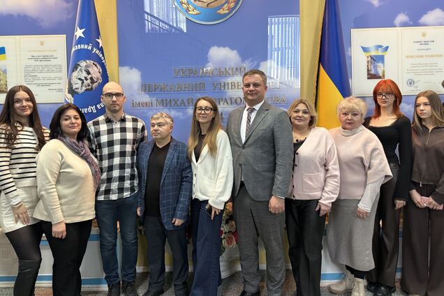 Тривожність, пригніченість, стрес: у ГО 'Адаптоніка' показали, як чоловіки і жінкипо-різному переживають реалії війни