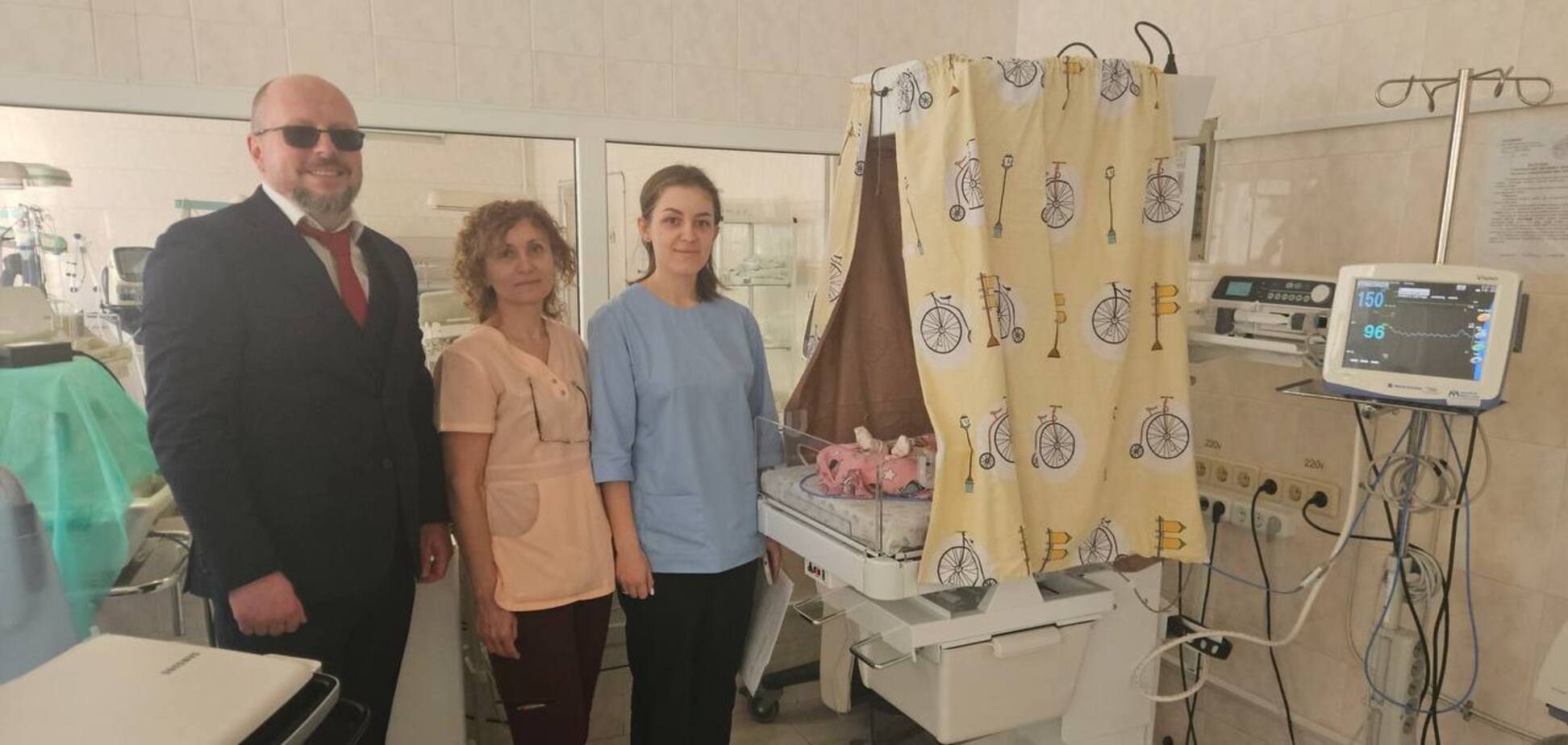 SOCAR передал детским больницам 5 реанимационных мест